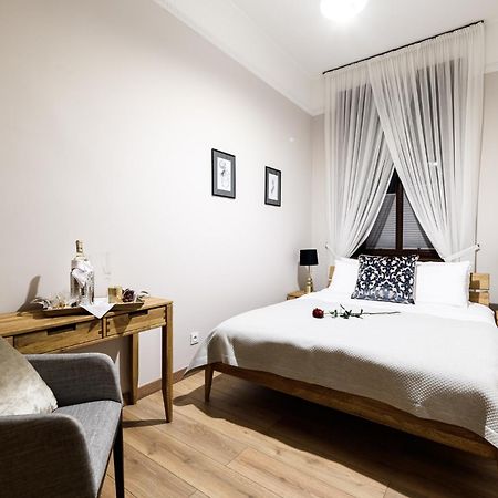 Old Town Ac Apartments Main Raiway Station Krakow Bagian luar foto