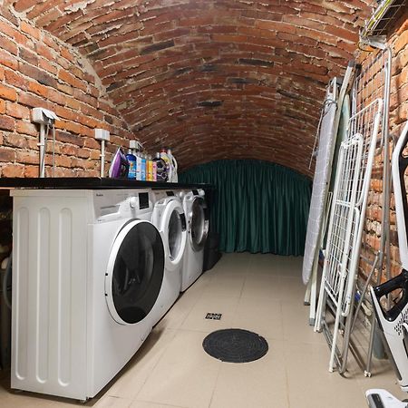 Old Town Ac Apartments Main Raiway Station Krakow Bagian luar foto