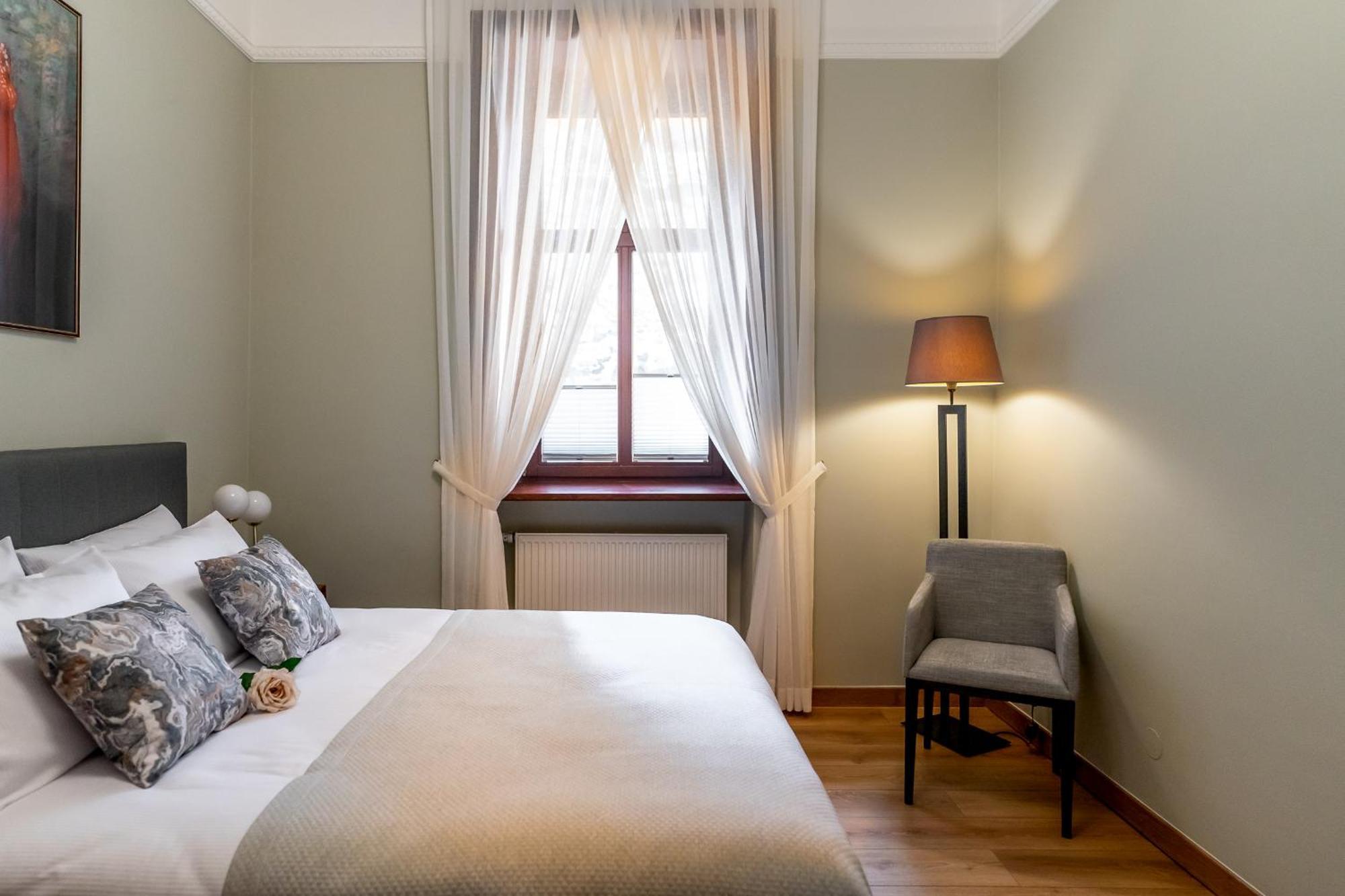 Old Town Ac Apartments Main Raiway Station Krakow Bagian luar foto
