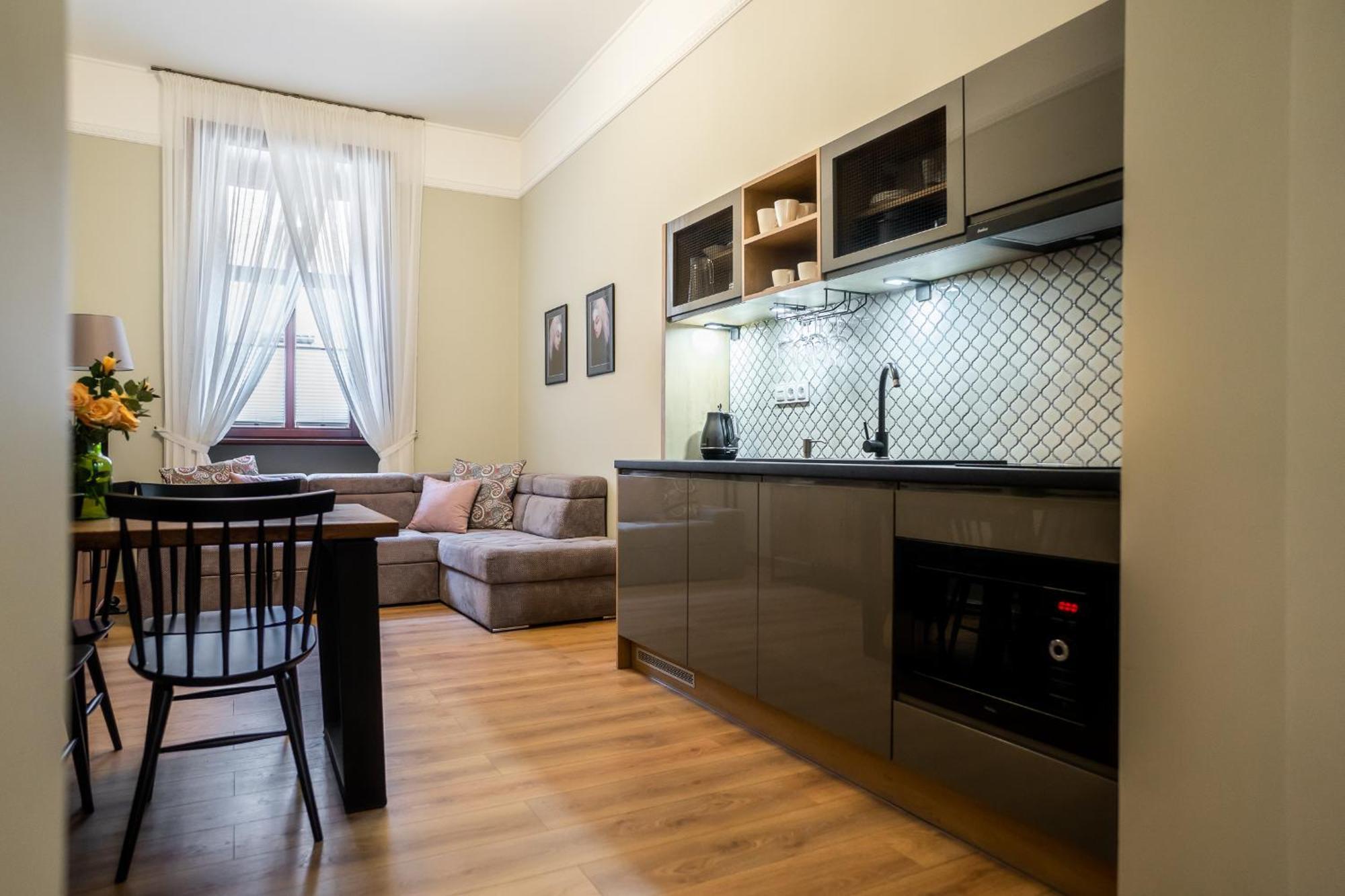 Old Town Ac Apartments Main Raiway Station Krakow Bagian luar foto