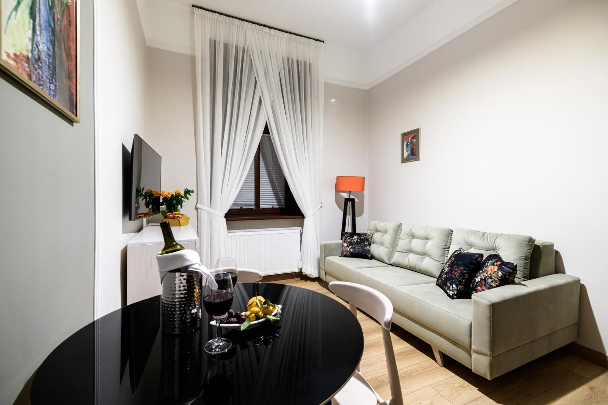 Old Town Ac Apartments Main Raiway Station Krakow Bagian luar foto