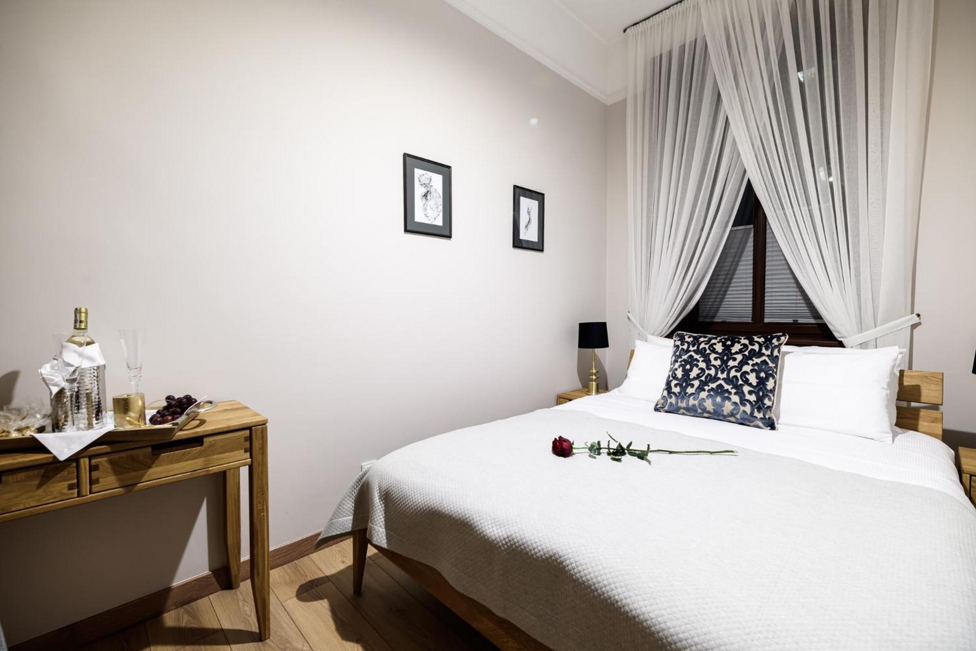 Old Town Ac Apartments Main Raiway Station Krakow Bagian luar foto