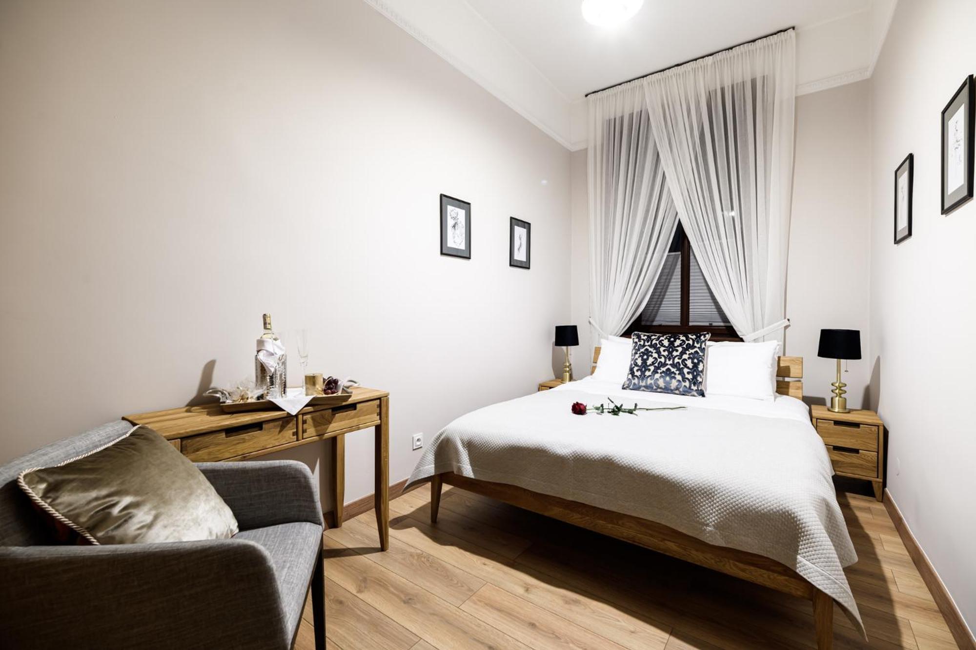 Old Town Ac Apartments Main Raiway Station Krakow Bagian luar foto
